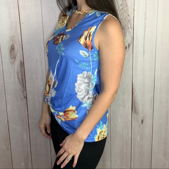 The Maya Top- blue keyhole sleeveless top - Picture 6 of 10